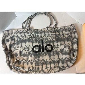 ALO Yoga Gray and Cream Tote Bag